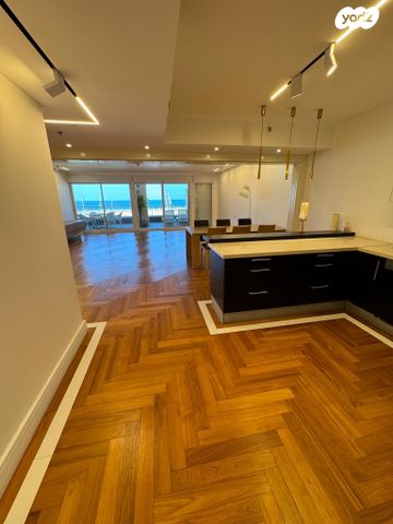 דירה, הרצליה