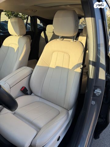 מרצדס-בנץ EQA