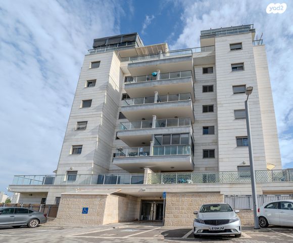 דירת גן, אורן 8, החורש, חריש