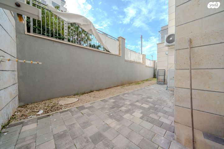 דירת גן, אורן 8, החורש, חריש