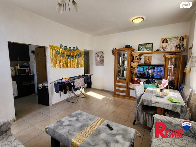 גג/ פנטהאוז, אלחריזי 24, גרין ועם, חולון