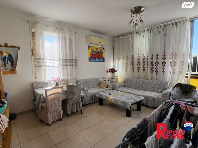 גג/ פנטהאוז, אלחריזי 24, גרין ועם, חולון