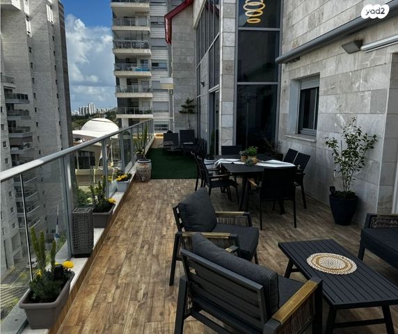 גג/ פנטהאוז, חיפה