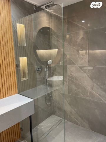 דירה, עמק יזרעאל, בני ברק