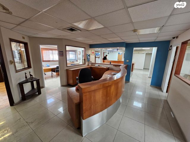 משרדים, קרית ביאליק