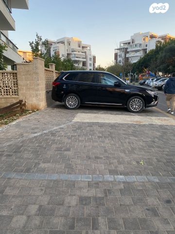 מיצובישי אאוטלנדר