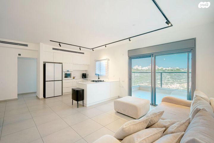 דירה, סביון 24, הפרחים, חריש