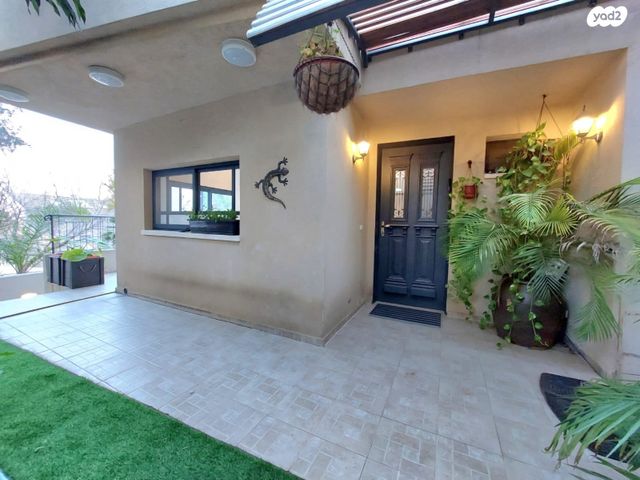 דו משפחתי, יובלים, אלפי מנשה