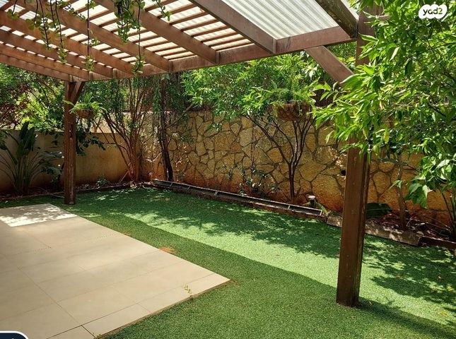 דו משפחתי, יובלים, אלפי מנשה