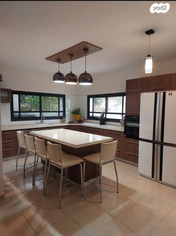 דו משפחתי, יובלים, אלפי מנשה