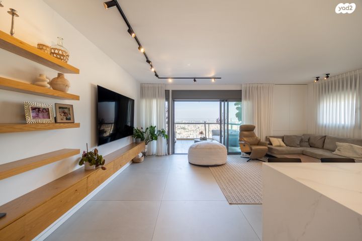 גג/ פנטהאוז, דרך נגבה 8, נגבה, רמת גן