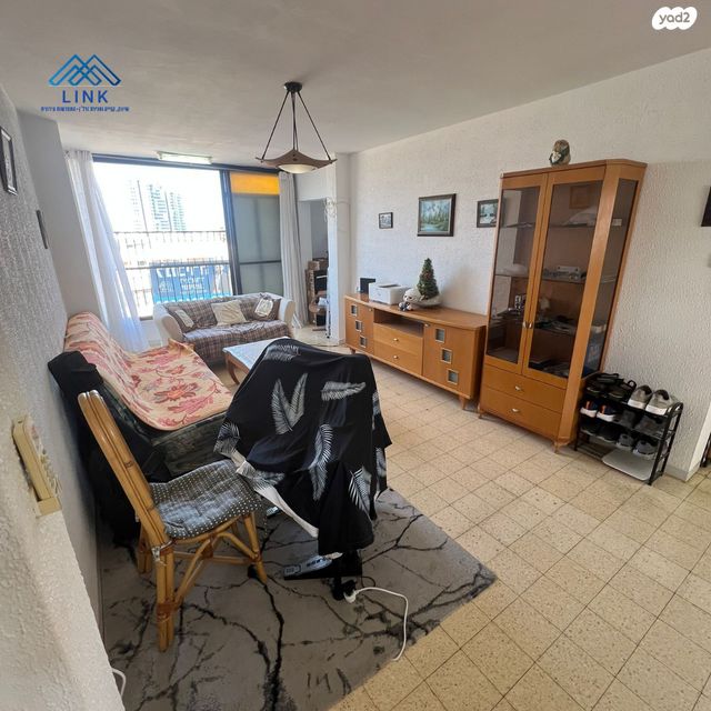 דירה, שרת, עמידר, טירת כרמל