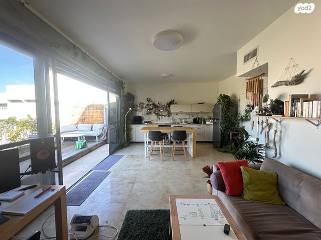 גג/ פנטהאוז, עג'מי, גבעת העליה, תל אביב יפו