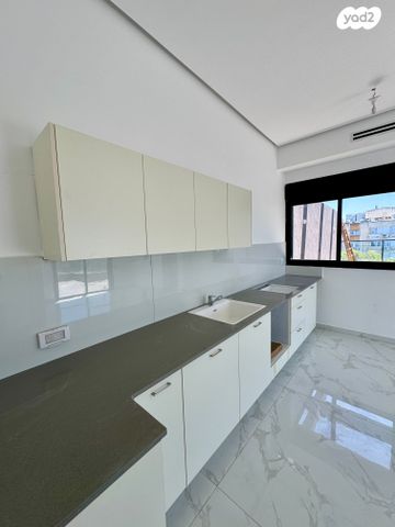 גג/ פנטהאוז, יורדי הסירה 4, רובע ב', אשדוד