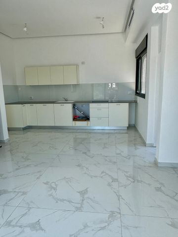 גג/ פנטהאוז, יורדי הסירה 4, רובע ב', אשדוד