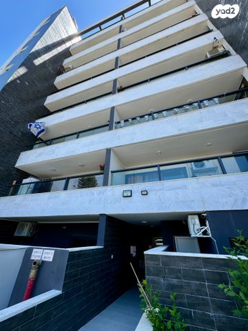 גג/ פנטהאוז, יורדי הסירה 4, רובע ב', אשדוד