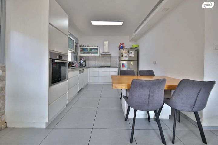 דירה, חומה ומגדל, קרית חיים מזרחית, חיפה