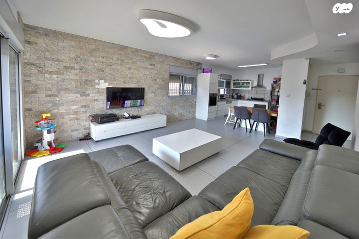 דירה, חומה ומגדל, קרית חיים מזרחית, חיפה