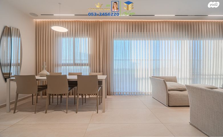 גג/ פנטהאוז, שיר השירים, גן יבנה מערב, גן יבנה