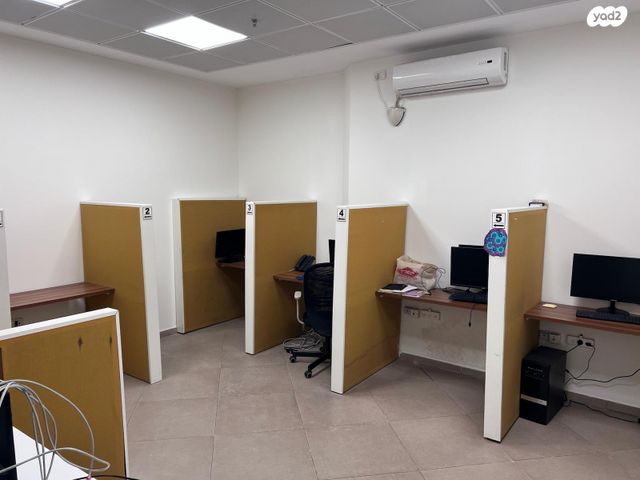 משרדים, נשר