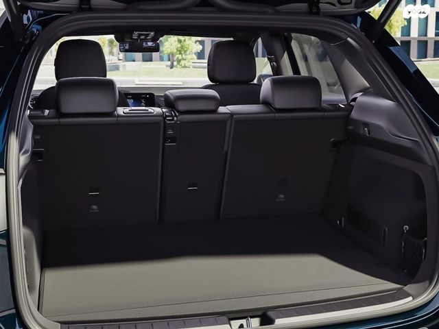 מרצדס-בנץ EQA