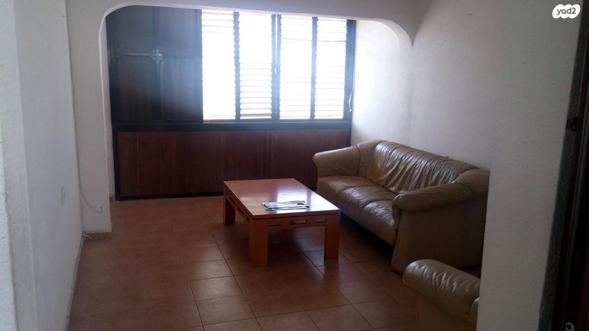 קיבוץ גלויות 14