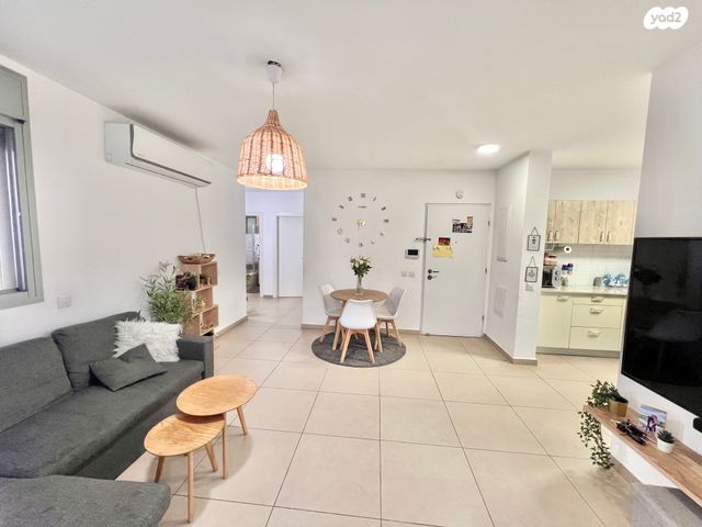 דירה, אליהו הנביא, פסגות אפק, ראש העין