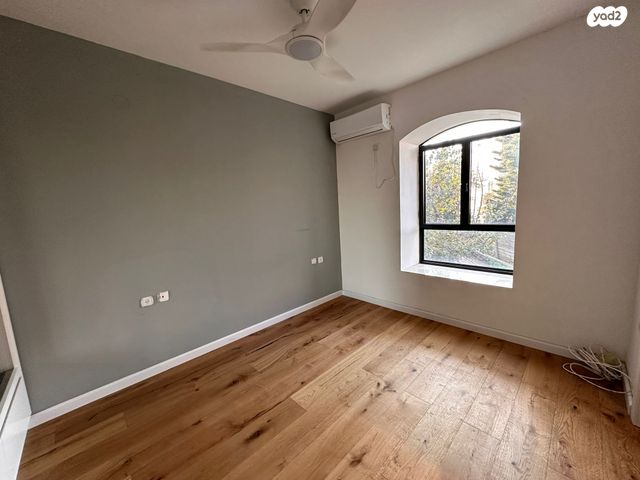 דו משפחתי, הצמרות, קיסריה