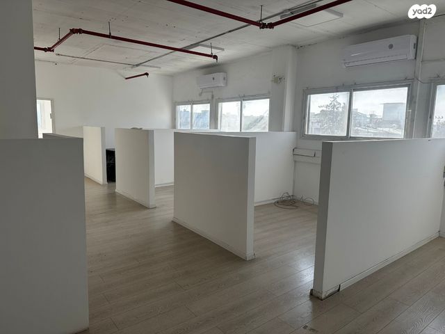 מחסנים, משה הס 5, אזור תעשיה מרכז, לוד