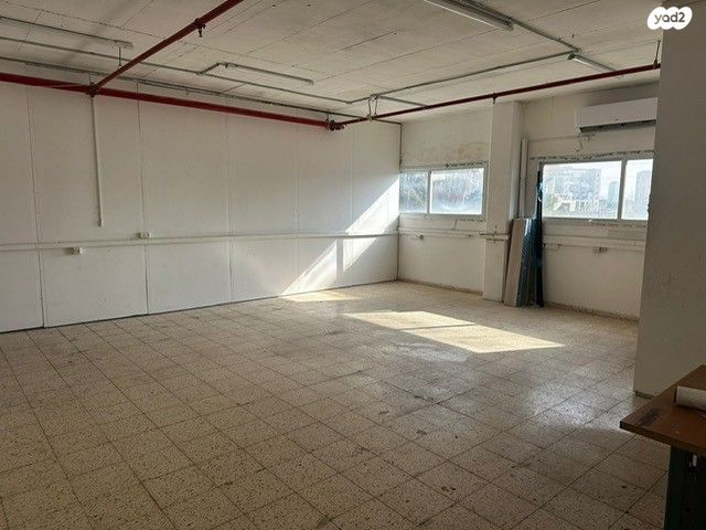 מחסנים, משה הס 5, אזור תעשיה מרכז, לוד