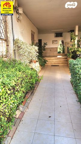 דירה, ד"ר מרטון, א' / צפון מזרח העיר, רחובות