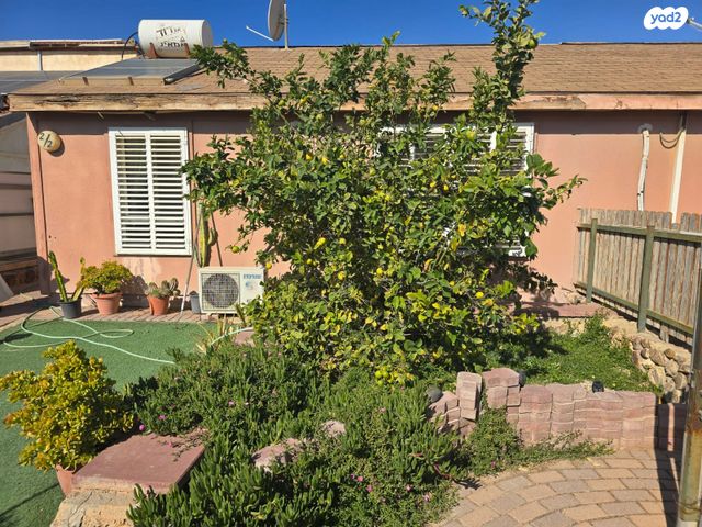 דו משפחתי, ערד