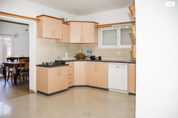 דירת גן, המעפילים 42, גבעת אולגה, חדרה