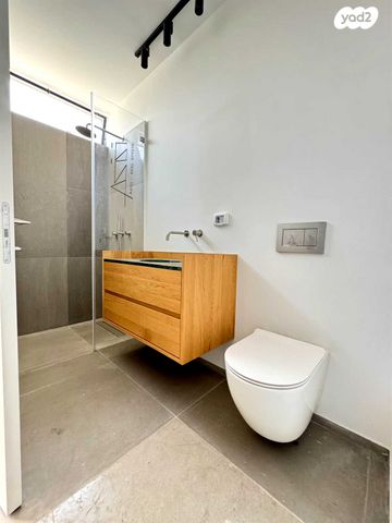 גג/ פנטהאוז, עג'מי, גבעת העליה, תל אביב יפו