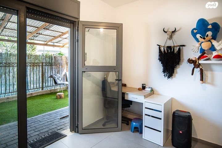 דירת גן, מודיעין מכבים רעות