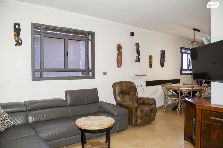 דירת גן, המעפילים 42, גבעת אולגה, חדרה