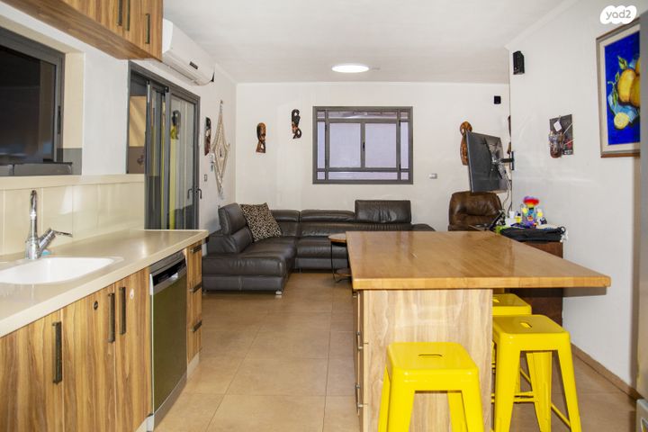 דירת גן, המעפילים 42, גבעת אולגה, חדרה