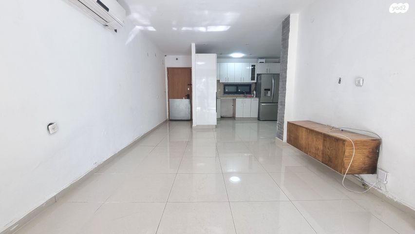 דירה, פנחס לבון, שיכון ותיקים, חולון