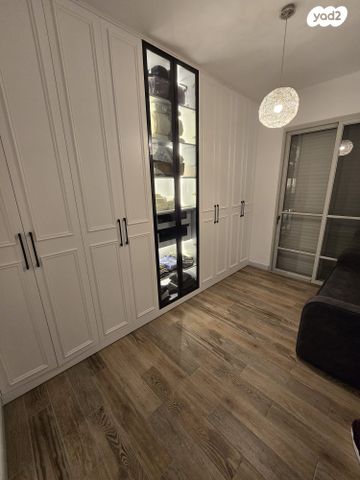 בית פרטי/ קוטג', נאות הפרחים, גן יבנה