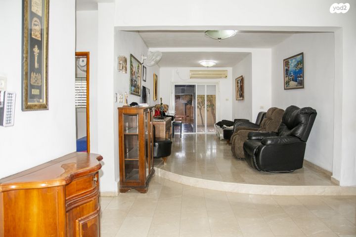 דירת גן, המעפילים 42, גבעת אולגה, חדרה