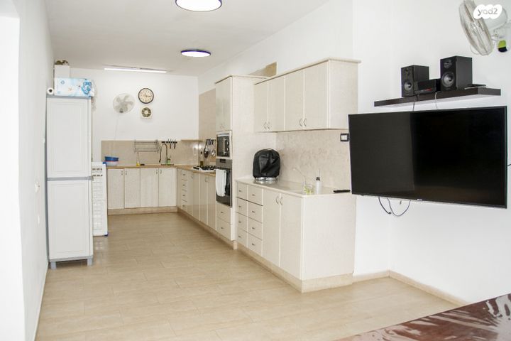 דירת גן, המעפילים 42, גבעת אולגה, חדרה