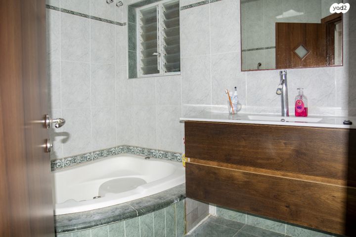 דירת גן, המעפילים 42, גבעת אולגה, חדרה