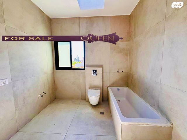 דו משפחתי, שכונה 11, תל מונד