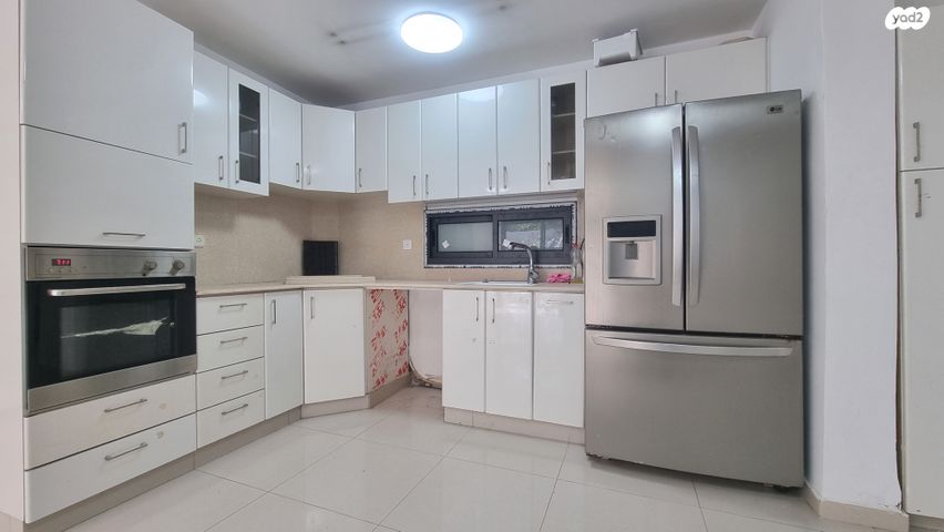 דירה, פנחס לבון, שיכון ותיקים, חולון