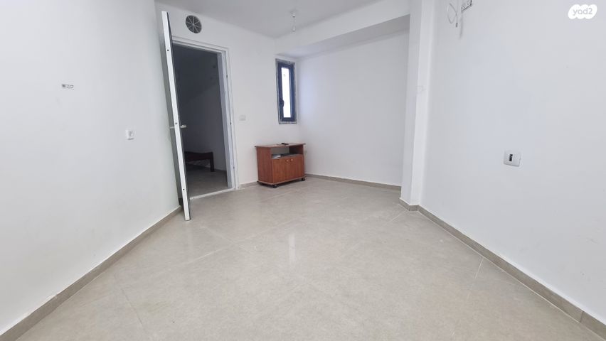 דירה, פנחס לבון, שיכון ותיקים, חולון