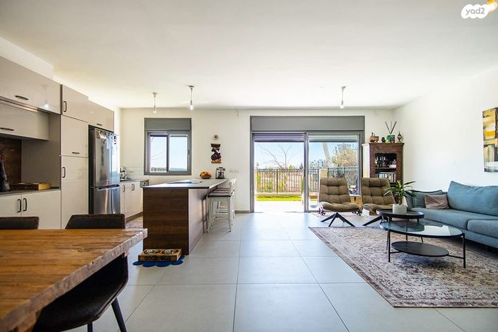 דירת גן, מודיעין מכבים רעות