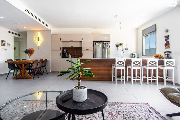 דירת גן, מודיעין מכבים רעות