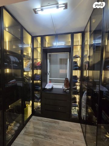 בית פרטי/ קוטג', נאות הפרחים, גן יבנה