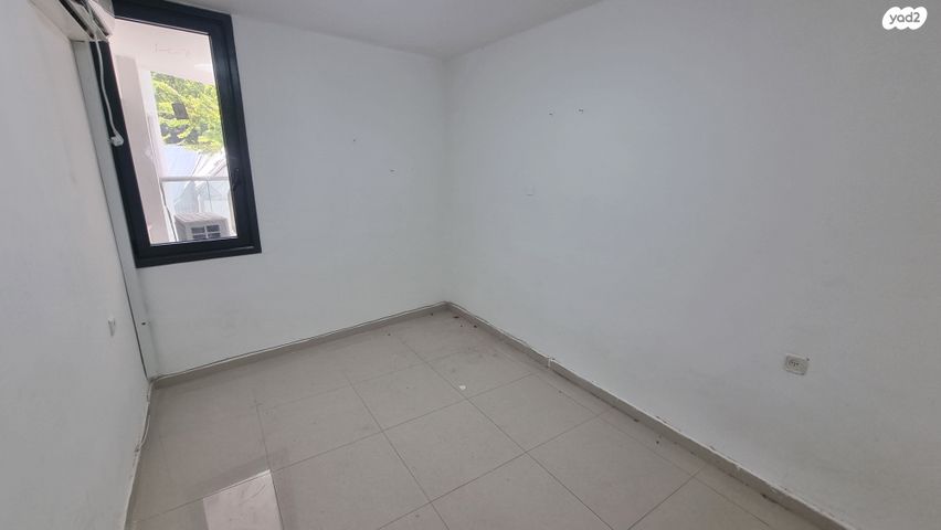 דירה, פנחס לבון, שיכון ותיקים, חולון