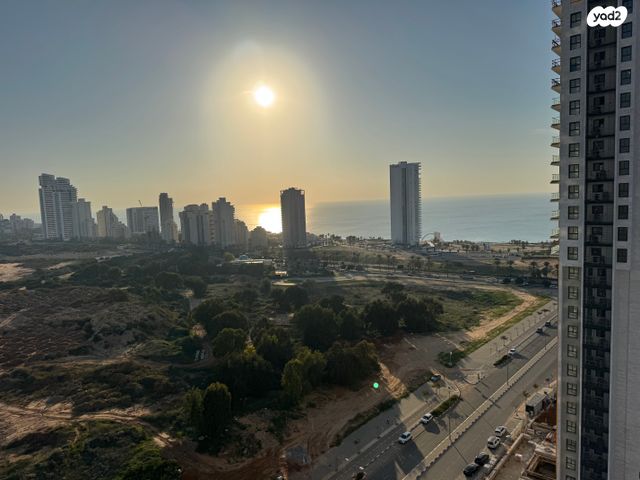 דירה, אמנון ליפקין שחק, נוף הטיילת, נתניה